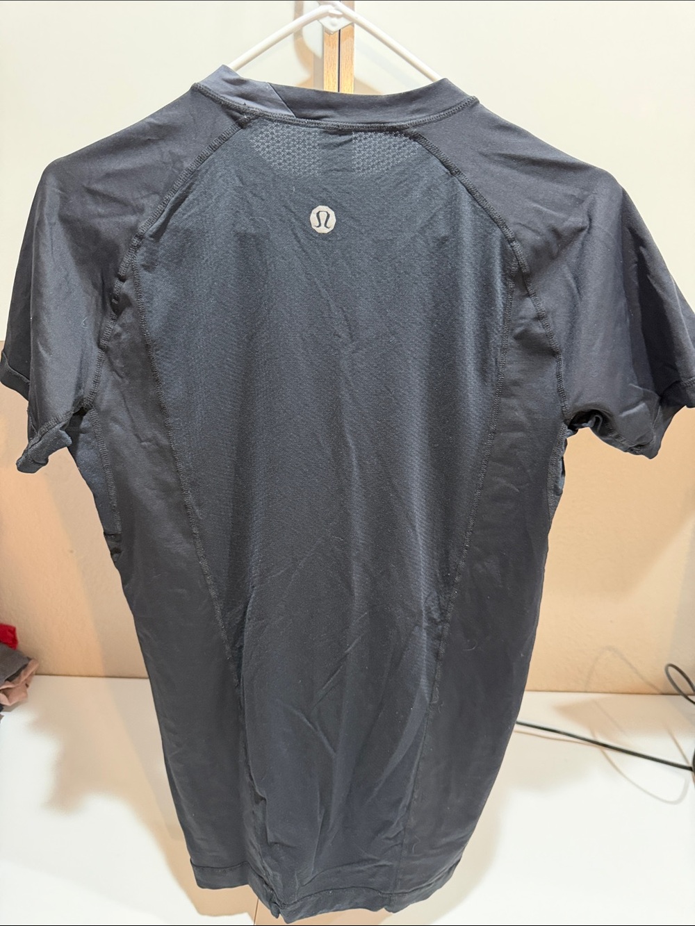 lululemon athletica Men's Black Short-Sleeve Compression Performance Tee